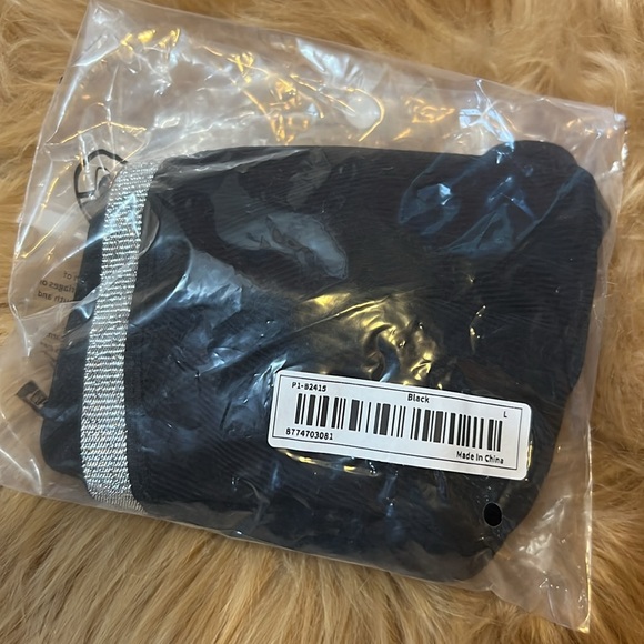 NEW❤️ Shimmering Colorblock Plunge Bra and Thong Set - Picture 12 of 12